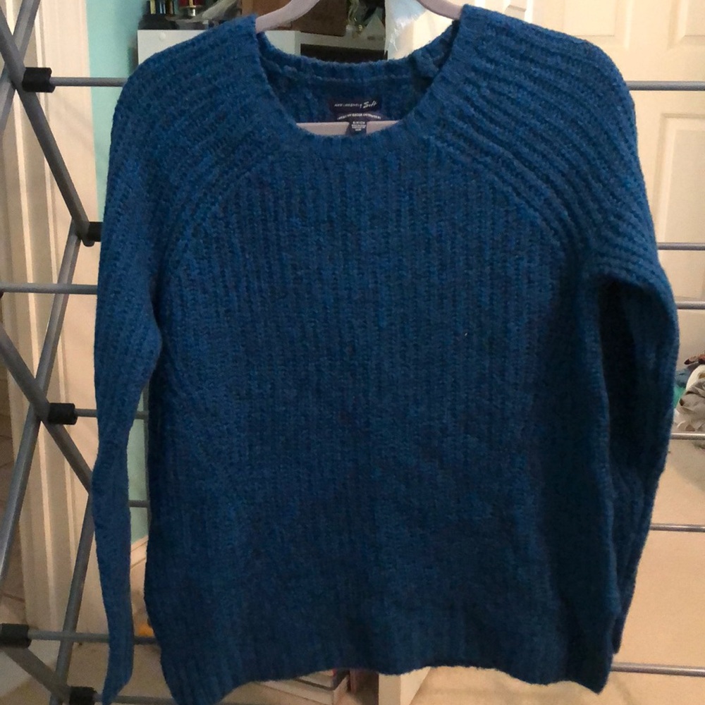 American Eagle blue sweatee